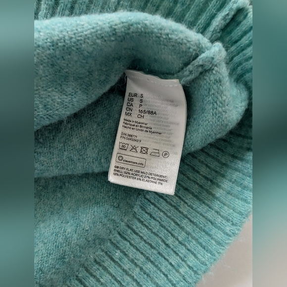 Warm & Cozy Pullover V-Neck Sweater - Picture 7 of 7